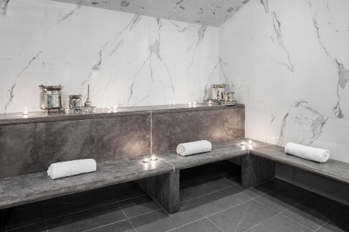 Le Place d Armes Hotel Suites image 6