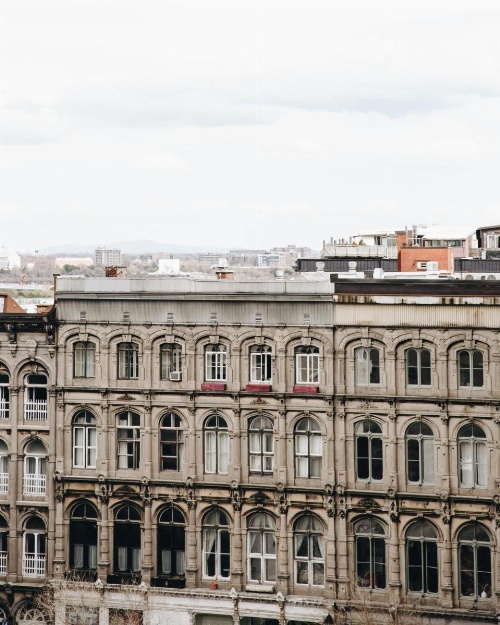 Le Place d Armes Hotel Suites image 14