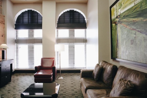 Le Place d Armes Hotel Suites image 1