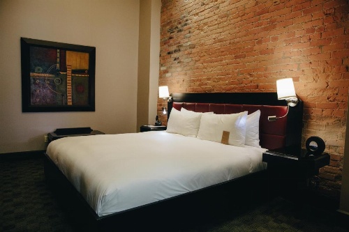 Le Place d Armes Hotel Suites image 3